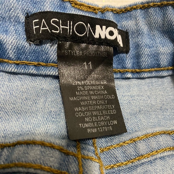 High Rise Jeans - Picture 3 of 4